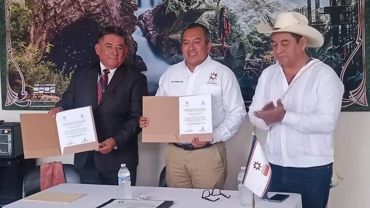 Firman convenio UICSLP y el Aeropuerto de Tamuín (2)